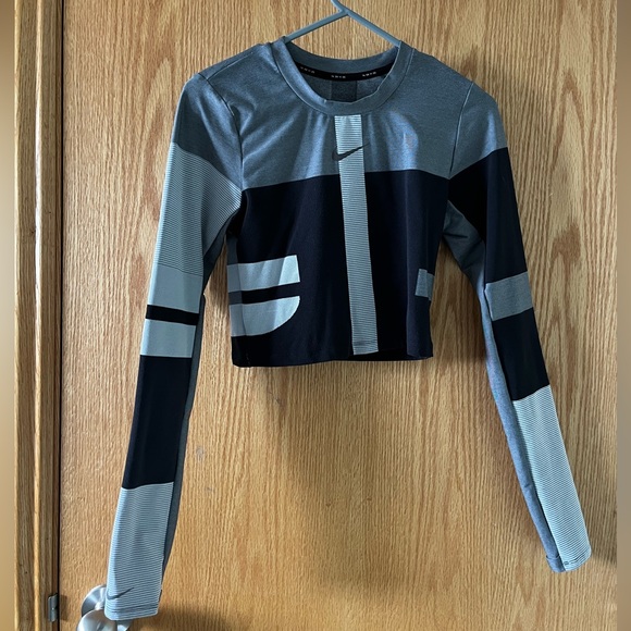 Nike Run Tech Knit Sweatshirt - Picture 3 of 5